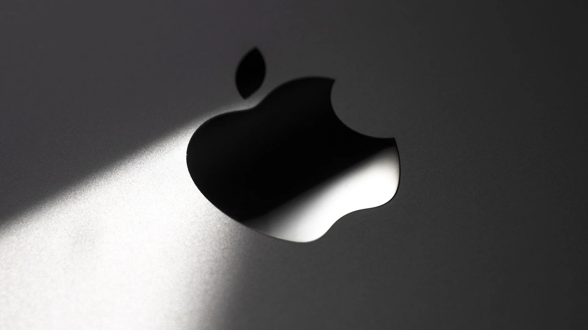 apple-logo-inc-GettyImages-2122751148